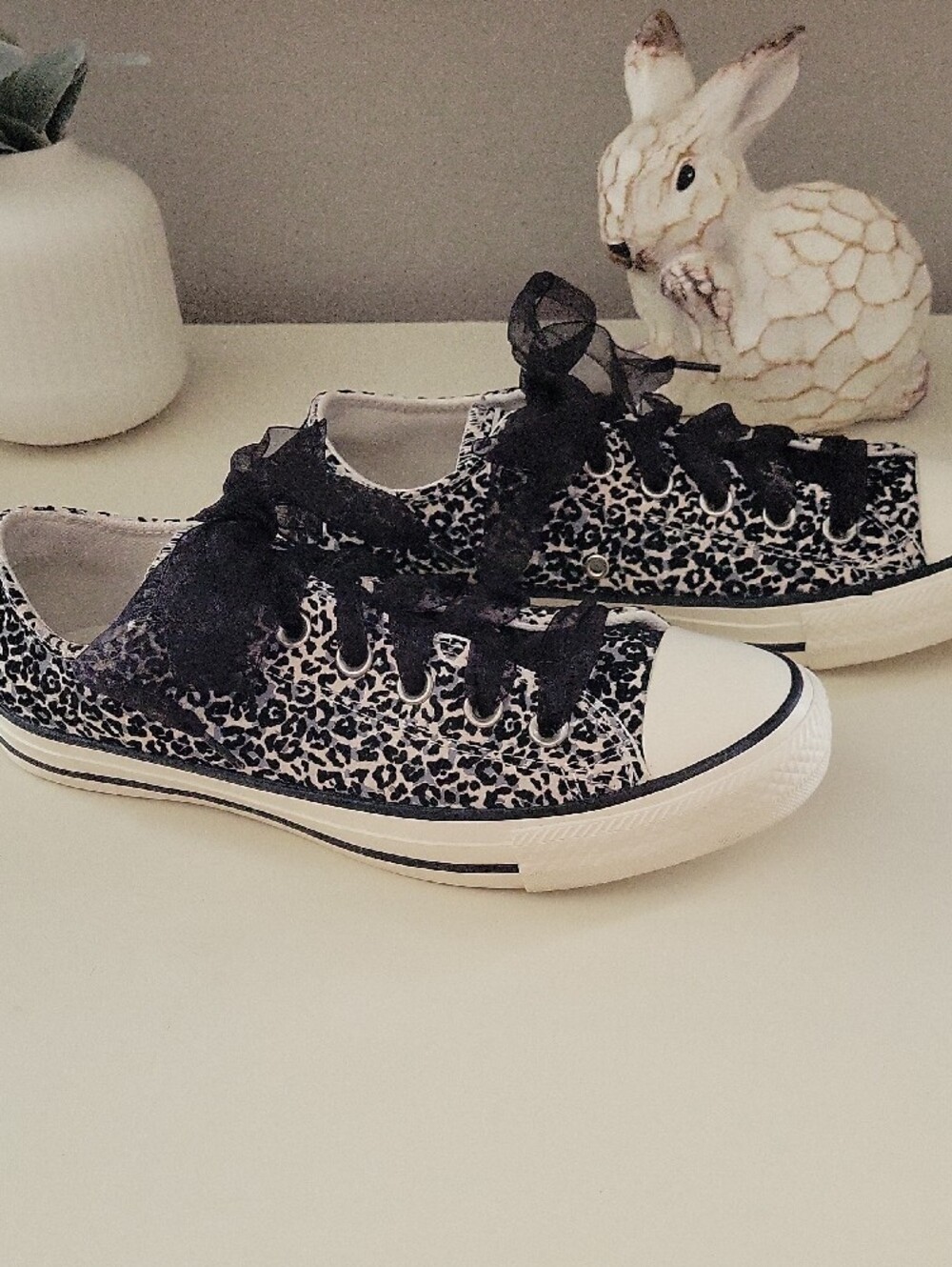 Velvet Flocked Converse Leopard-Print Canvas Sneakers with Black Ribbon Laces - Picture 4 of 13